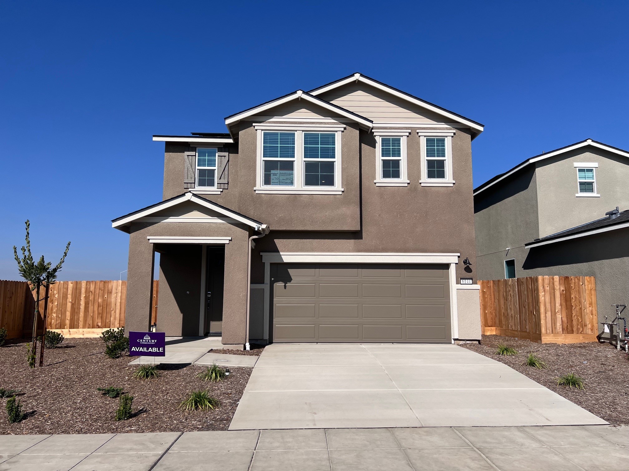 0070 6144 W Lansing Way